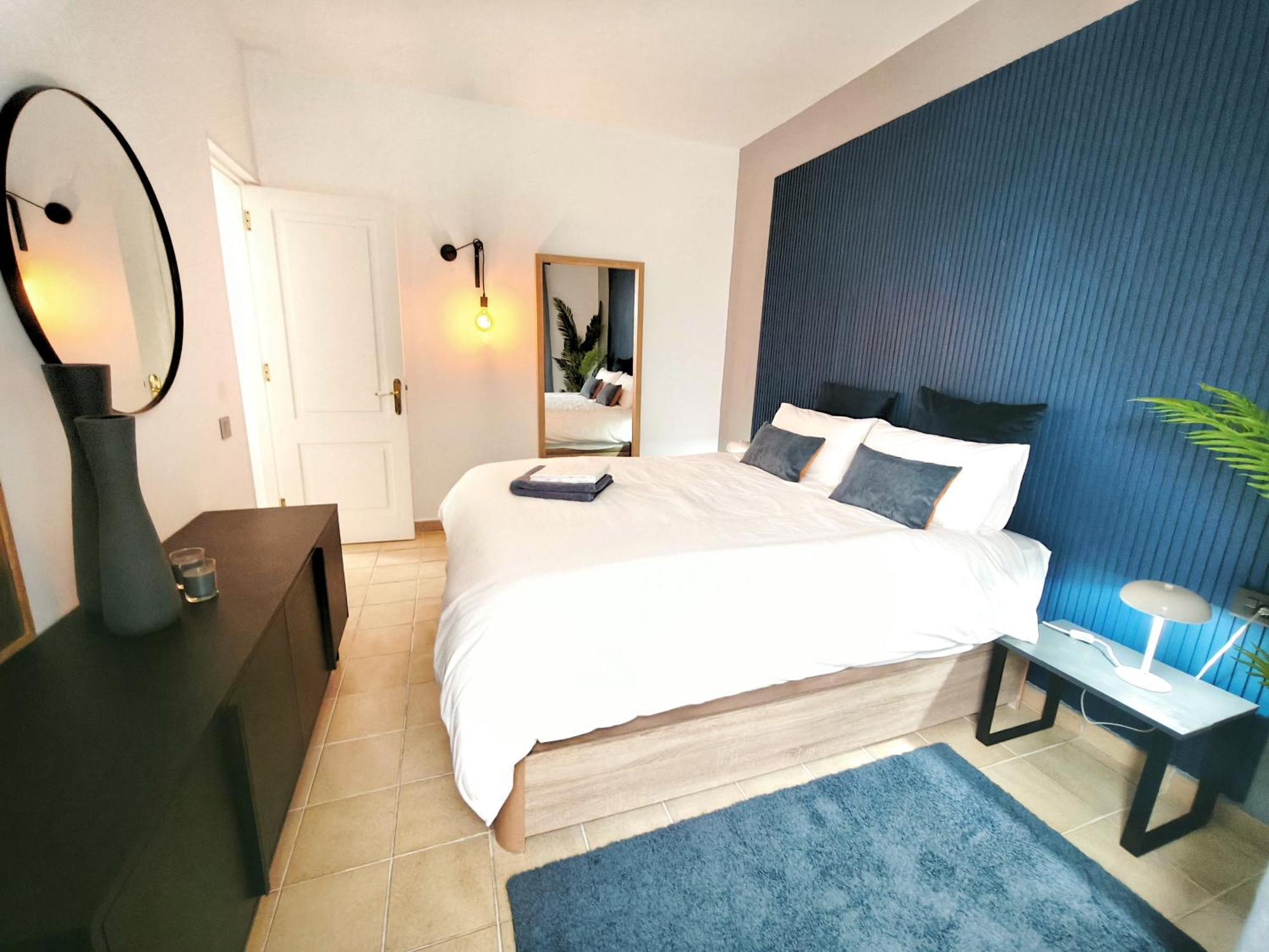 Rooftop Pamro - Private Jacuzzi - Fitness Area - Free Wifi - Air Conditioner - Pool - Modern & Comfortable - Sunnygolf Vakantiehuis