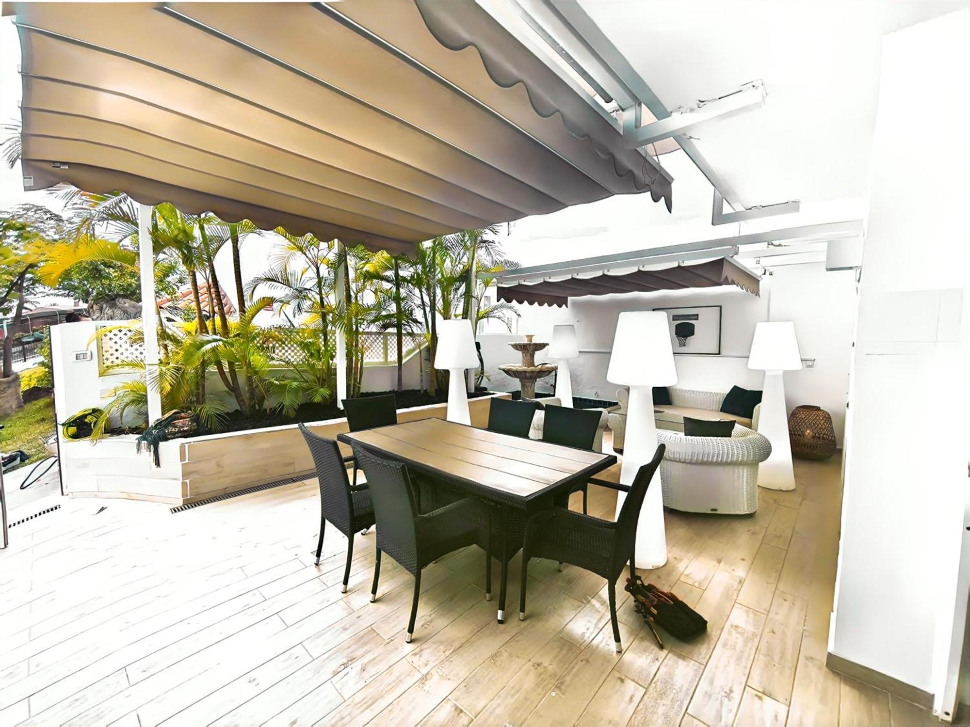 Vakantiehuis Rooftop Pamro - Private Jacuzzi - Fitness Area - Free Wifi - Air Conditioner - Pool - Modern & Comfortable - Sunnygolf Maspalomas (Gran Canaria)