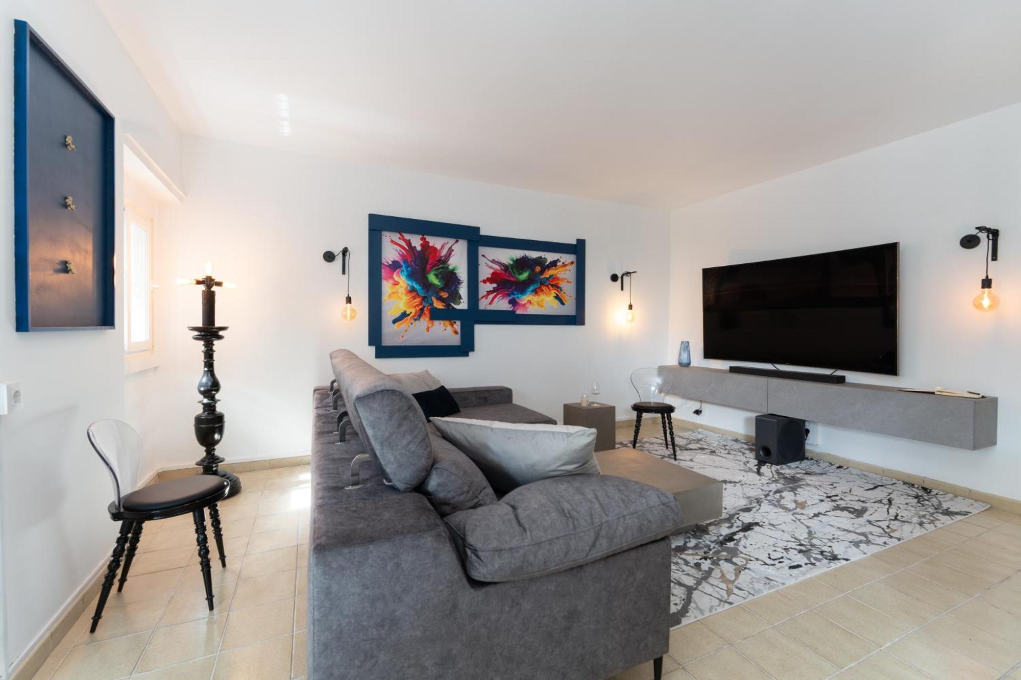 Vakantiehuis Rooftop Pamro - Private Jacuzzi - Fitness Area - Free Wifi - Air Conditioner - Pool - Modern & Comfortable - Sunnygolf