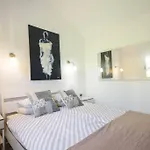 cozy&modern bungalow w/private garden bbq+wifi