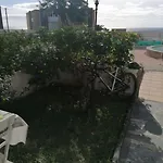 Quiet & Bright Apartment With Private Garden