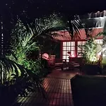 Bungalow Tropical Con Piscina Y Aire Acondicionado