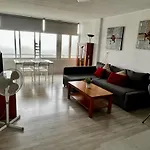 Top Floor Sea View Central Holiday Home