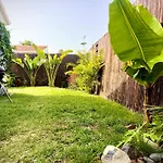 Buzzstays: 1-Bed Bungalow, Garden, Near Yumbo & Beach