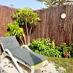 Buzzstays: 1-Bed Bungalow, Garden, Near Yumbo & Beach