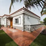 Villa Cosmos Chalet Con Gran Piscina Y Jardin Privado
