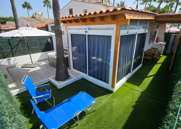 Chalet Luxury With Privacy And Jacuzzi