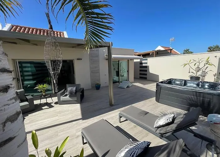 Luxury Palm Beach Bungalow