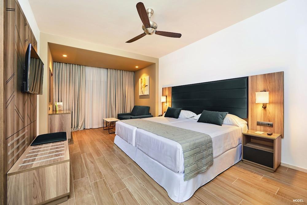 Riu Palace Oasis
