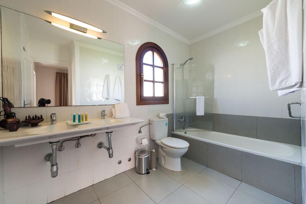 Hotel Eo Jardin Dorado 4*
