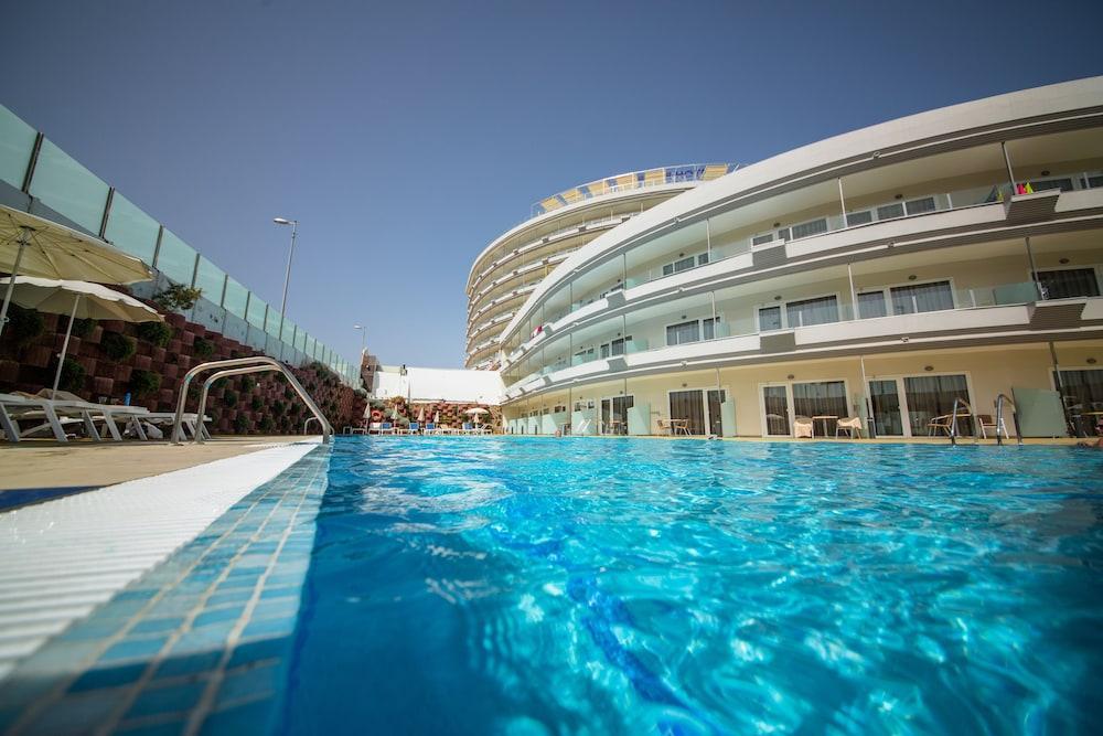Hl Nardos - Only Adults 4*