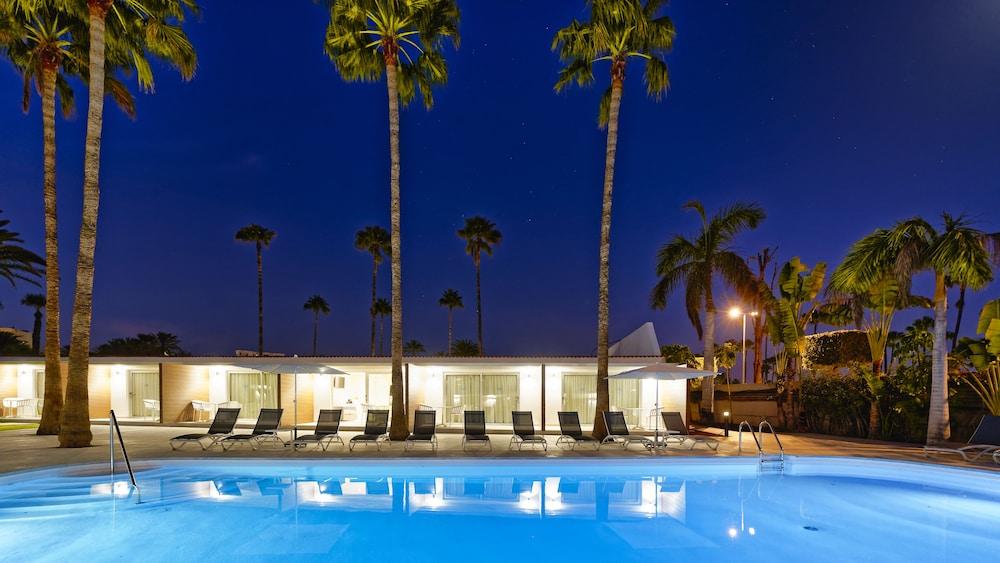 Sanom Only Adults Hotel