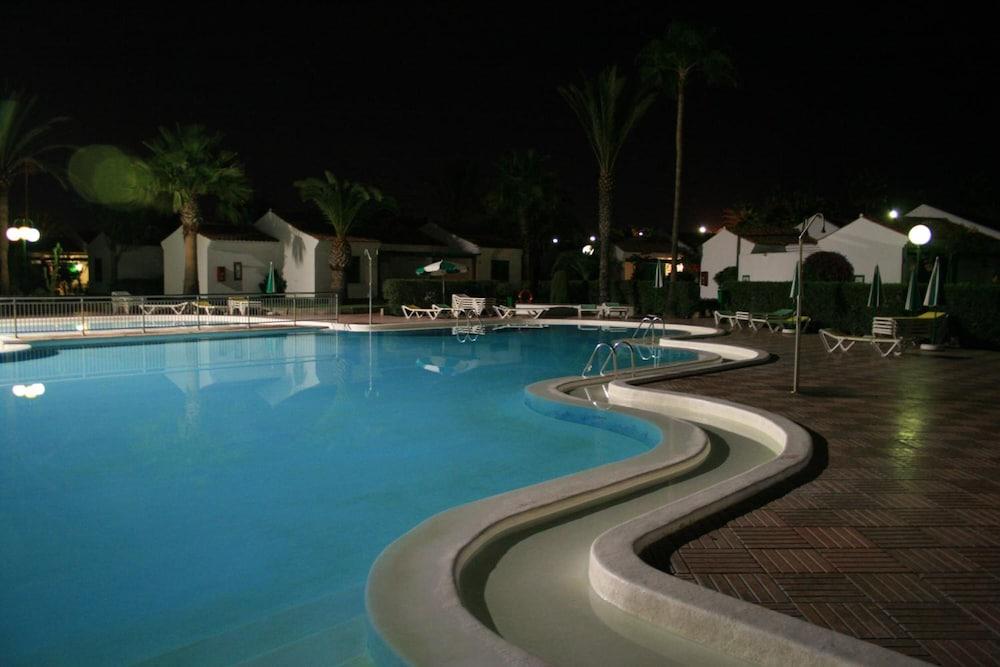 Bungalows Campo De Golf Apartment