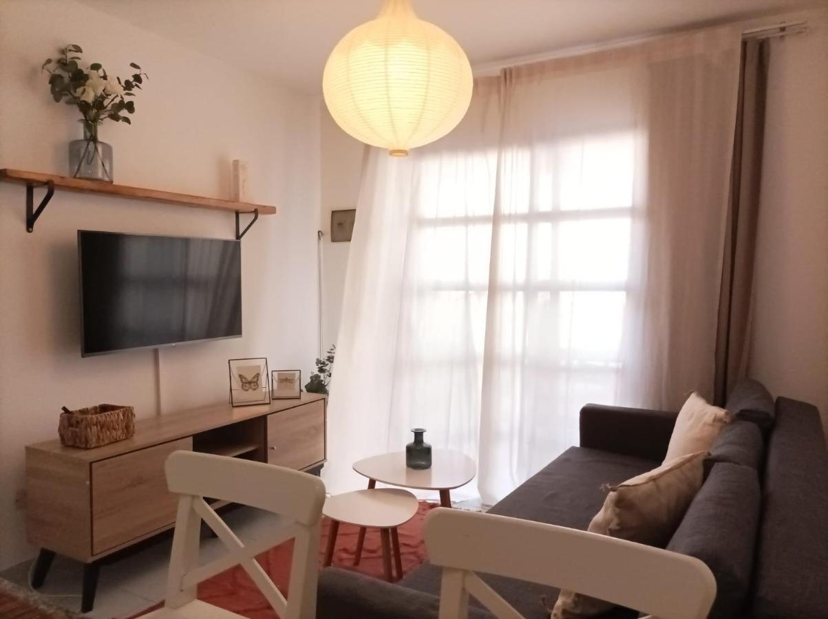 Pool View Bungalow With Terrace Huoneisto