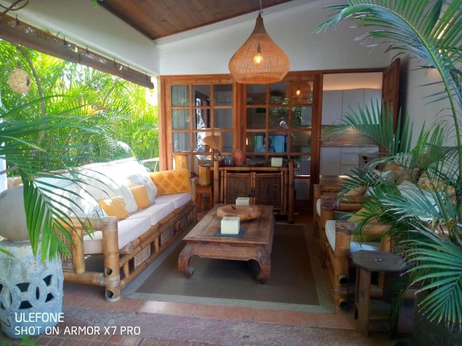 Tropical Con Piscina Y Aire Acondicionado Holiday home