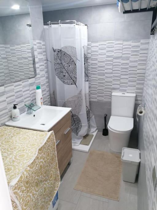 Quiet & Bright With Private Garden Apartament