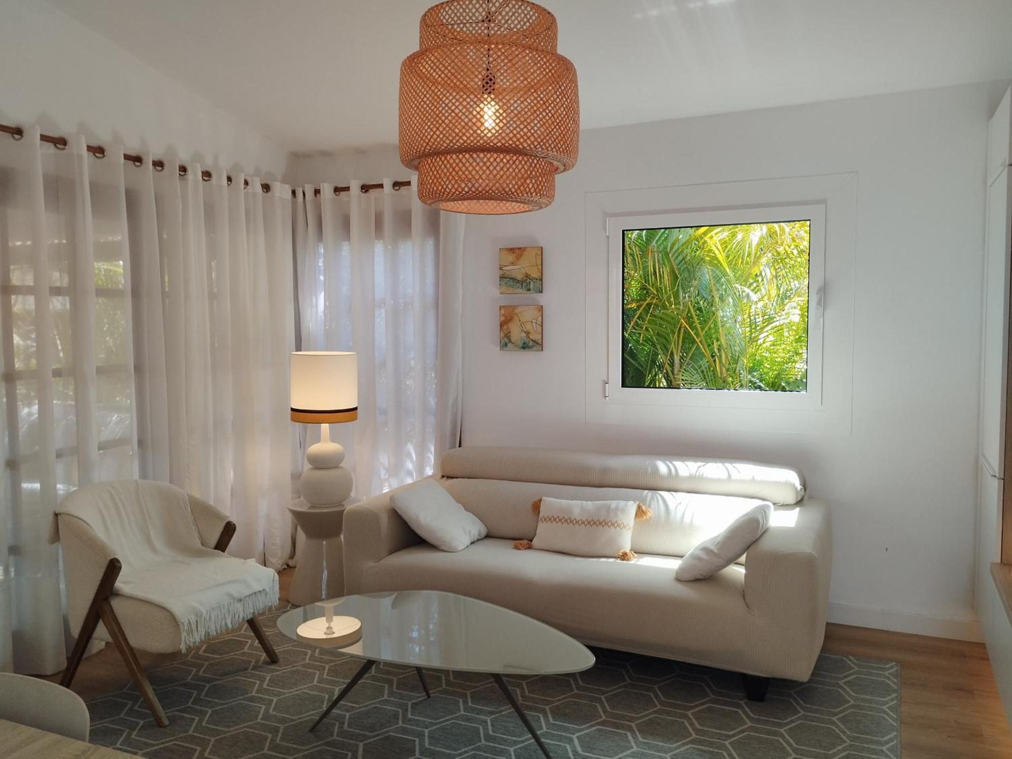 Tropical Con Piscina Y Aire Acondicionado Holiday home