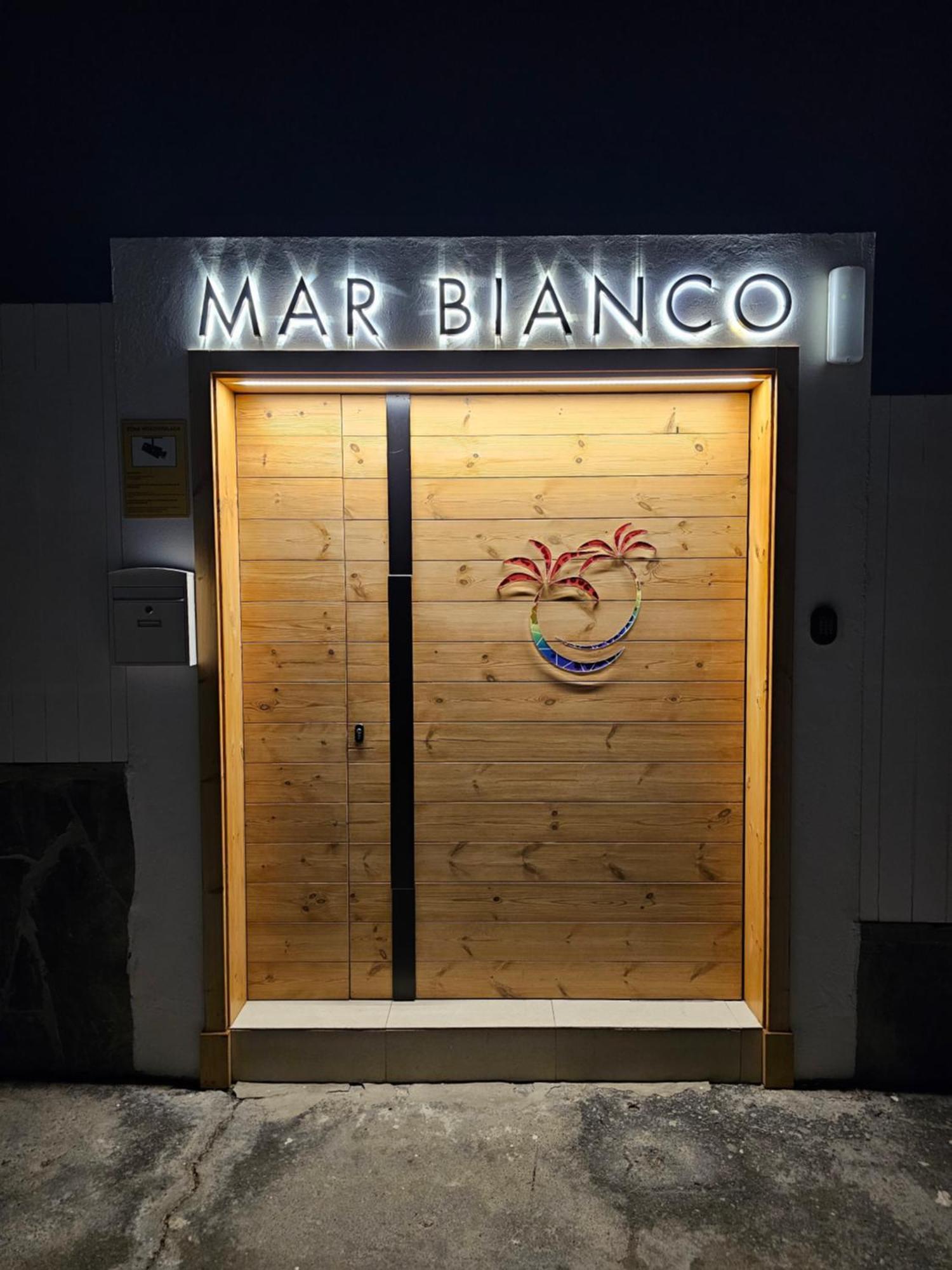 Mar Bianco - Gay Men Only Aparthotel *