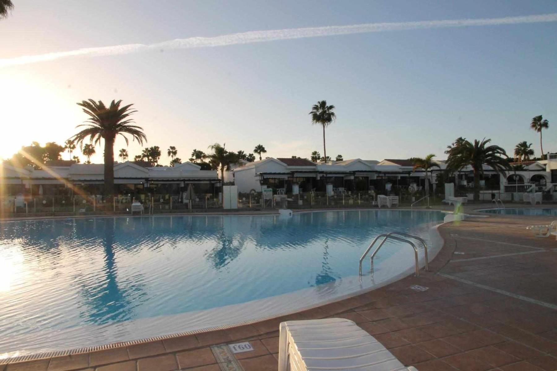 Bungalow Enfrente Piscina En Maspalomas