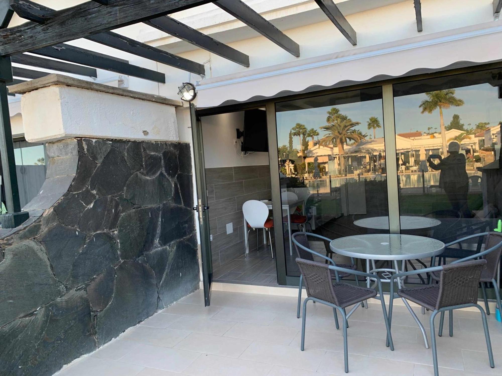Bungalow Enfrente Piscina En Maspalomas *