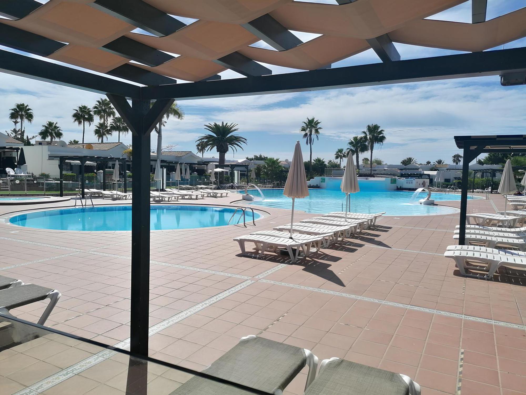 Bungalow Enfrente Piscina En Maspalomas Apartment *