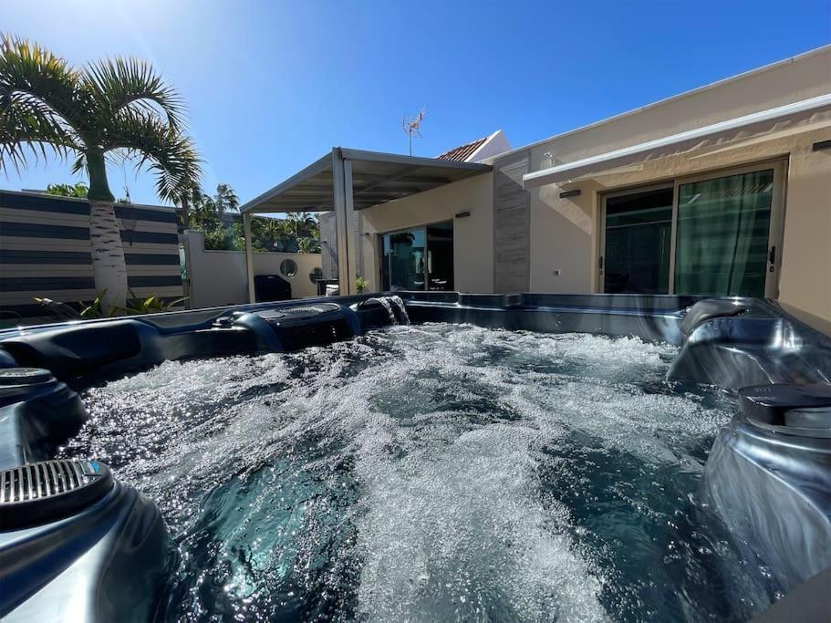 Loma-asunnot Luxury Palm Beach Bungalow *