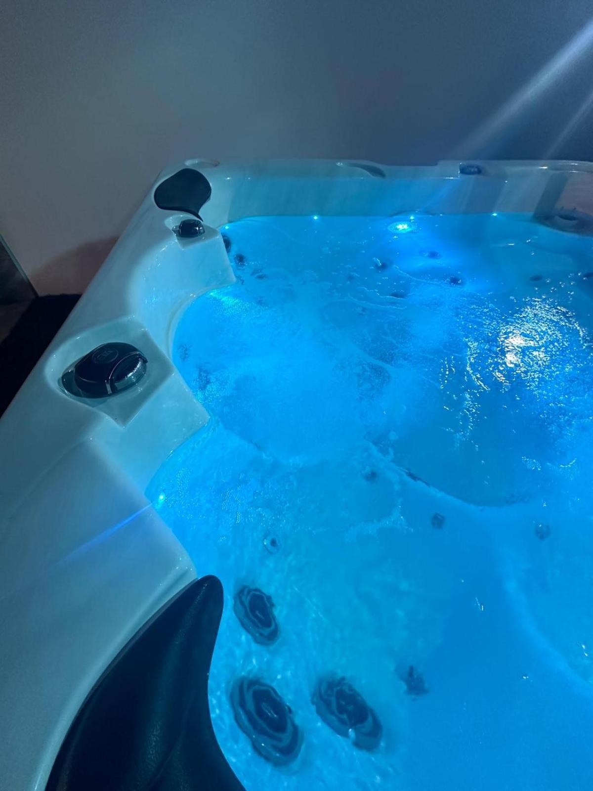 Sonora Aircon 121 Chaletu