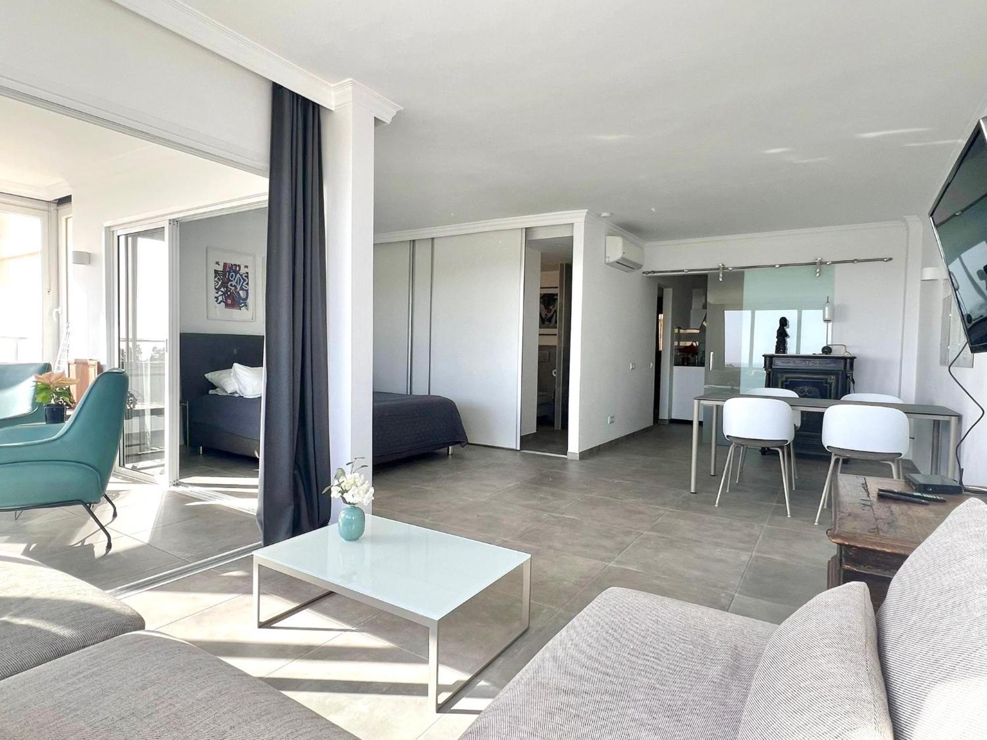 Excelsior I Sea View Apartment