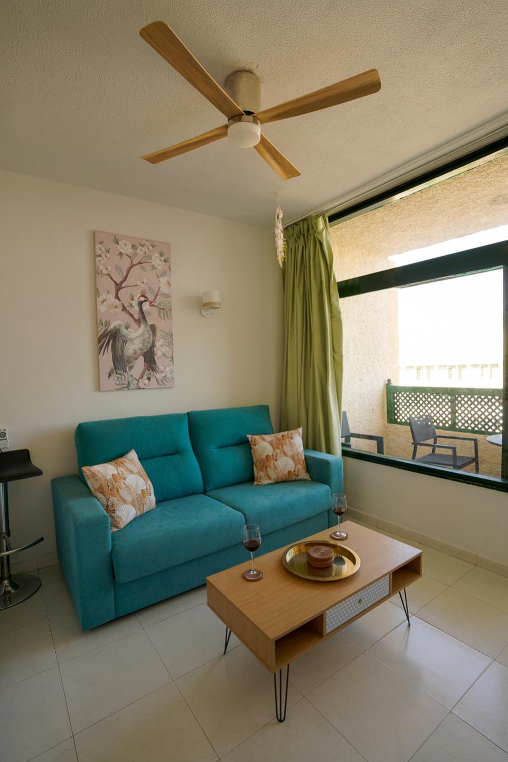Apartment Stylish With Stunning Sea View. *