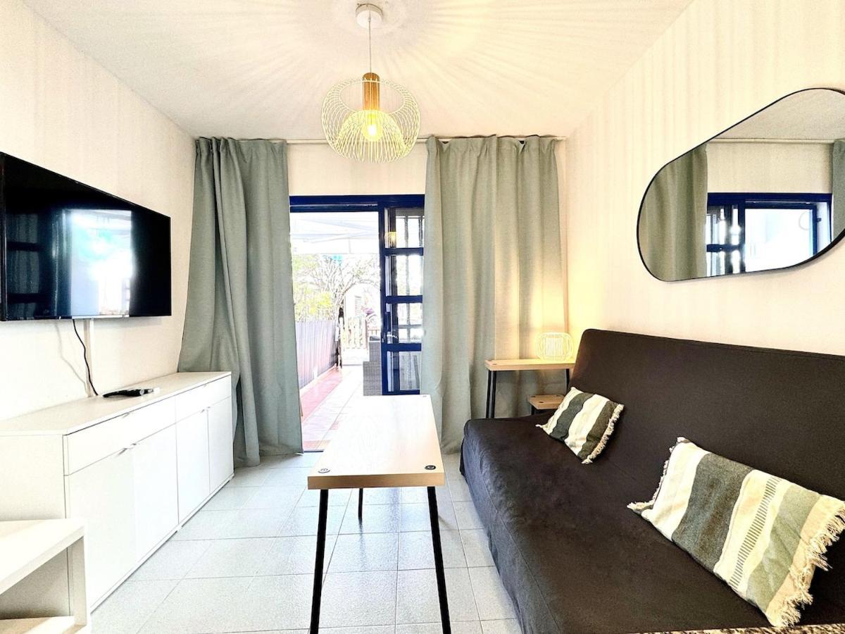 Apartment In Playmar - *