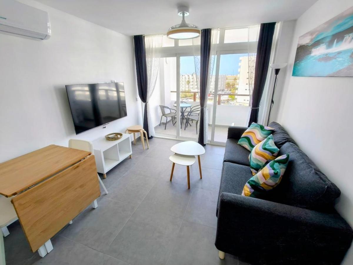 Blue Day Apartment *