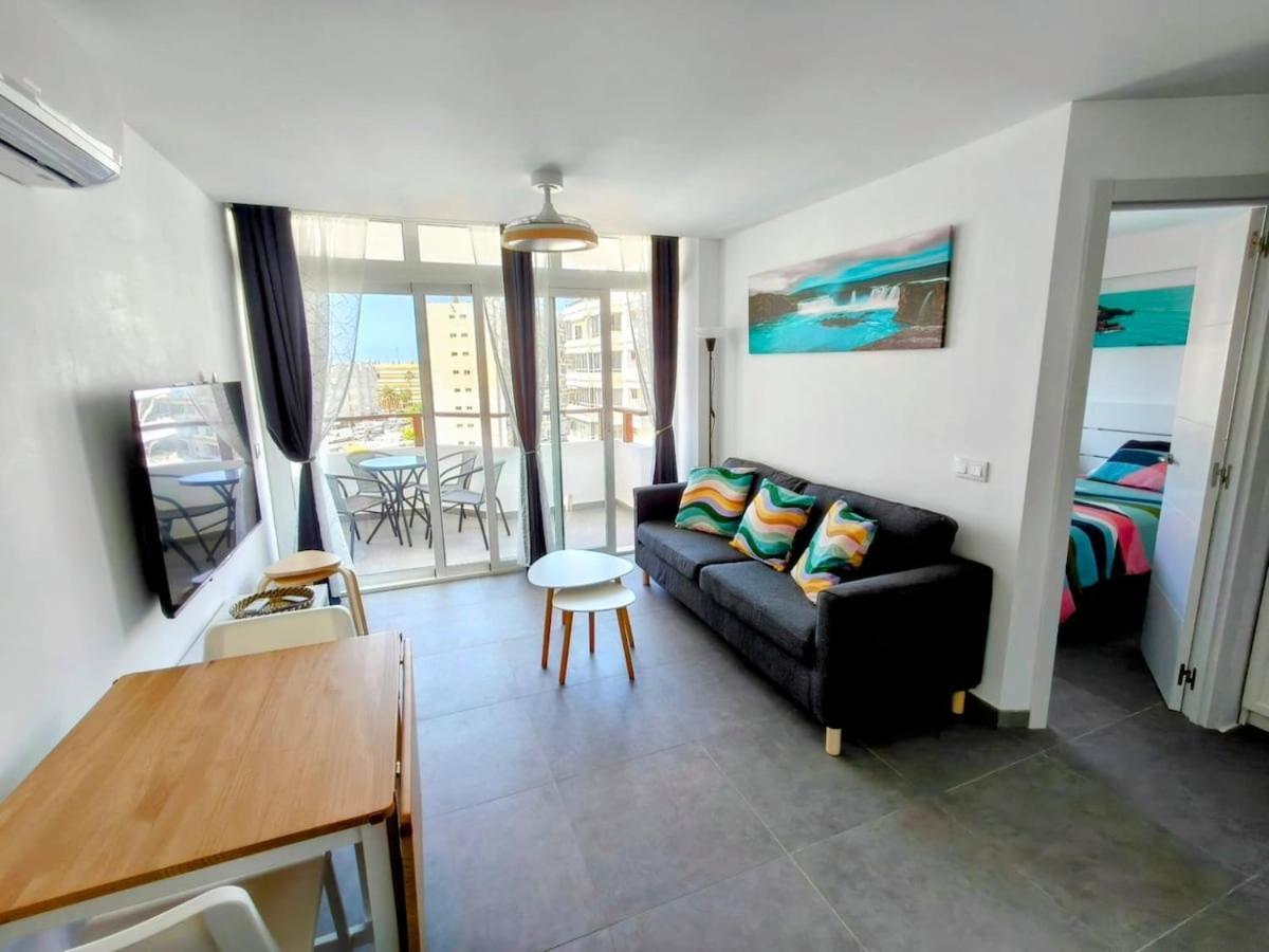 Blue Day Apartment *