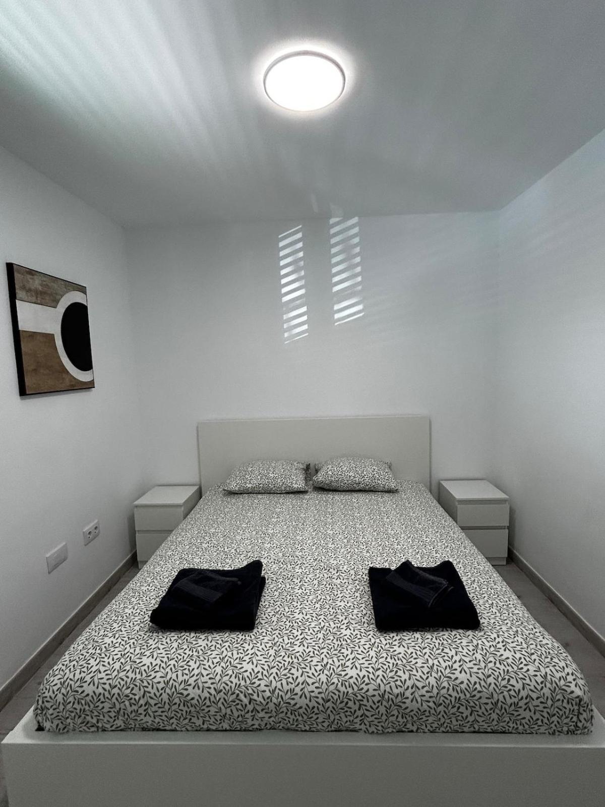 5 Minutes To - Heated Pool Appartement