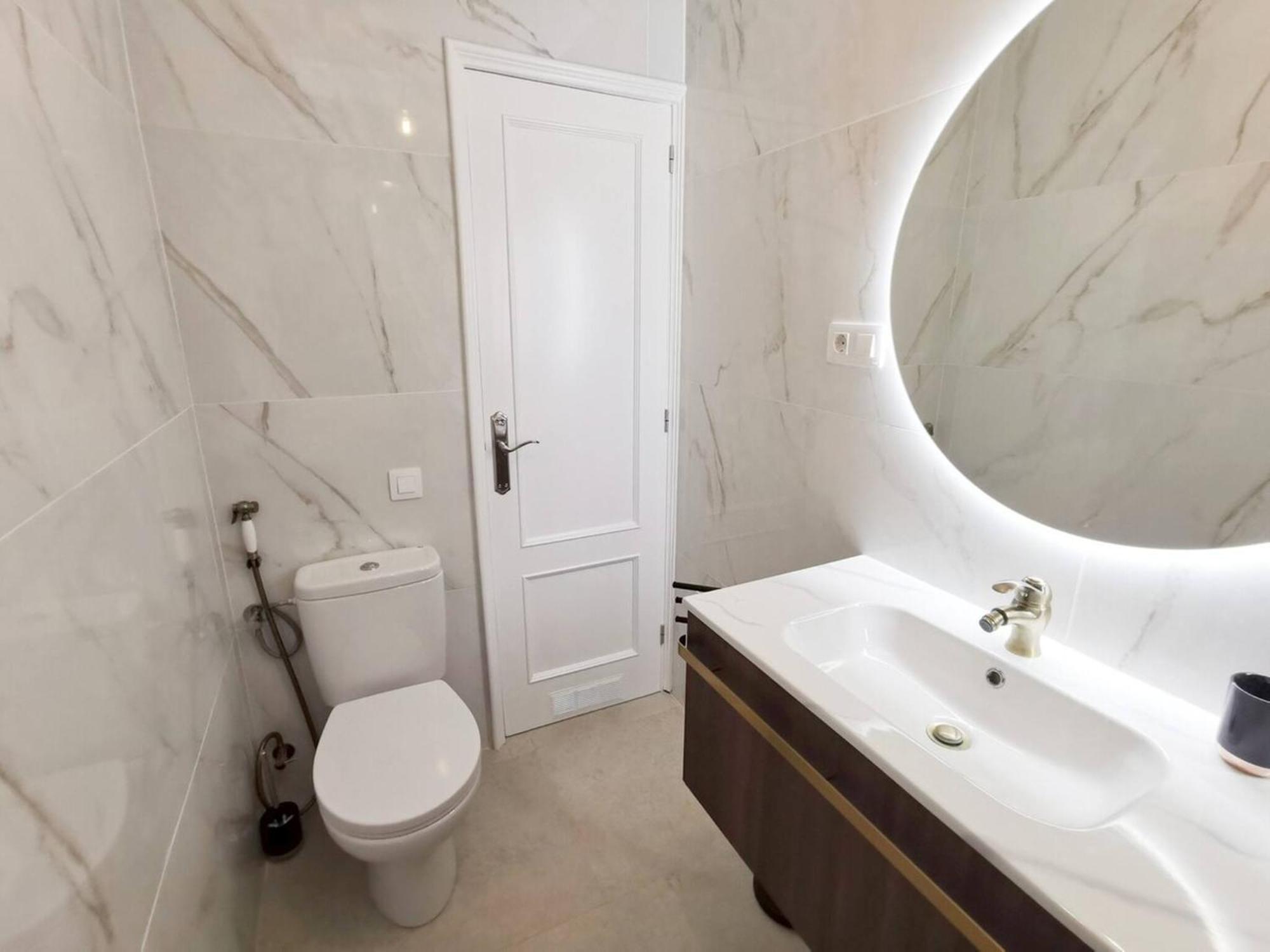 Stylish 2 Bedroom By Pride Ferienhaus *