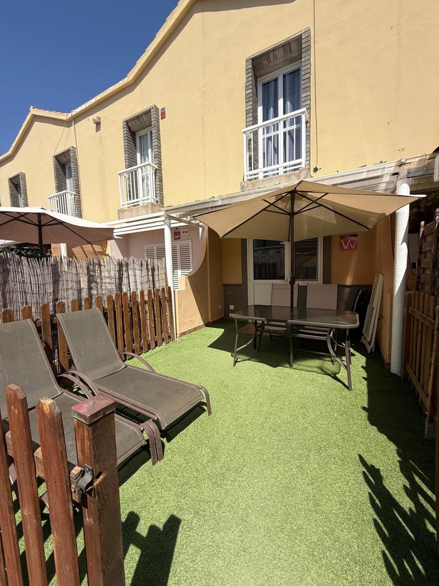 913 Oasis Club, Near Meloneras * Maspalomas (Gran Canaria)
