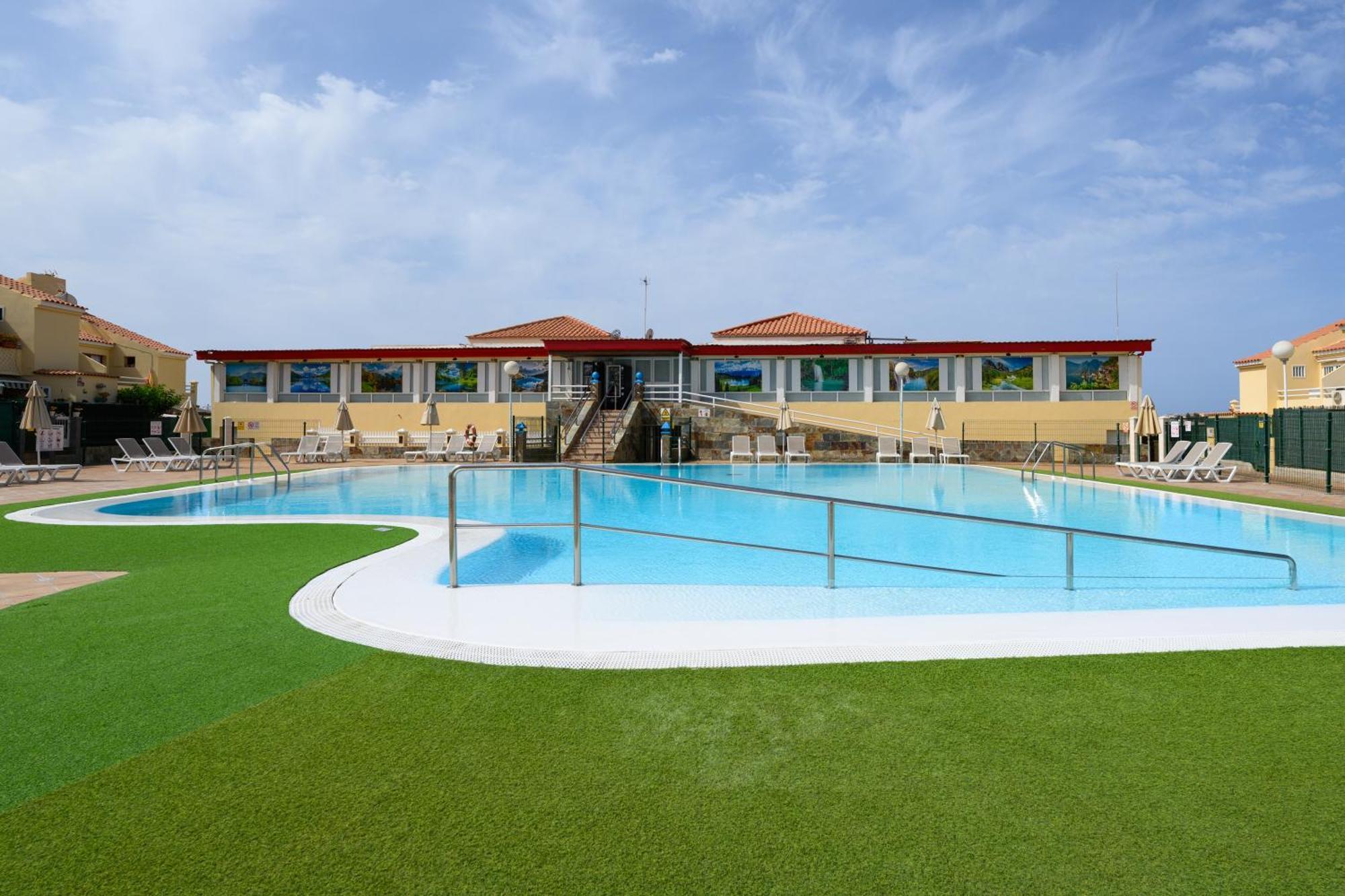 With Terrace Bbq Pool In Hotel