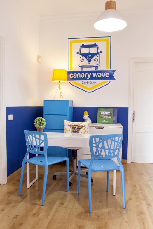 Villa Canary Wave