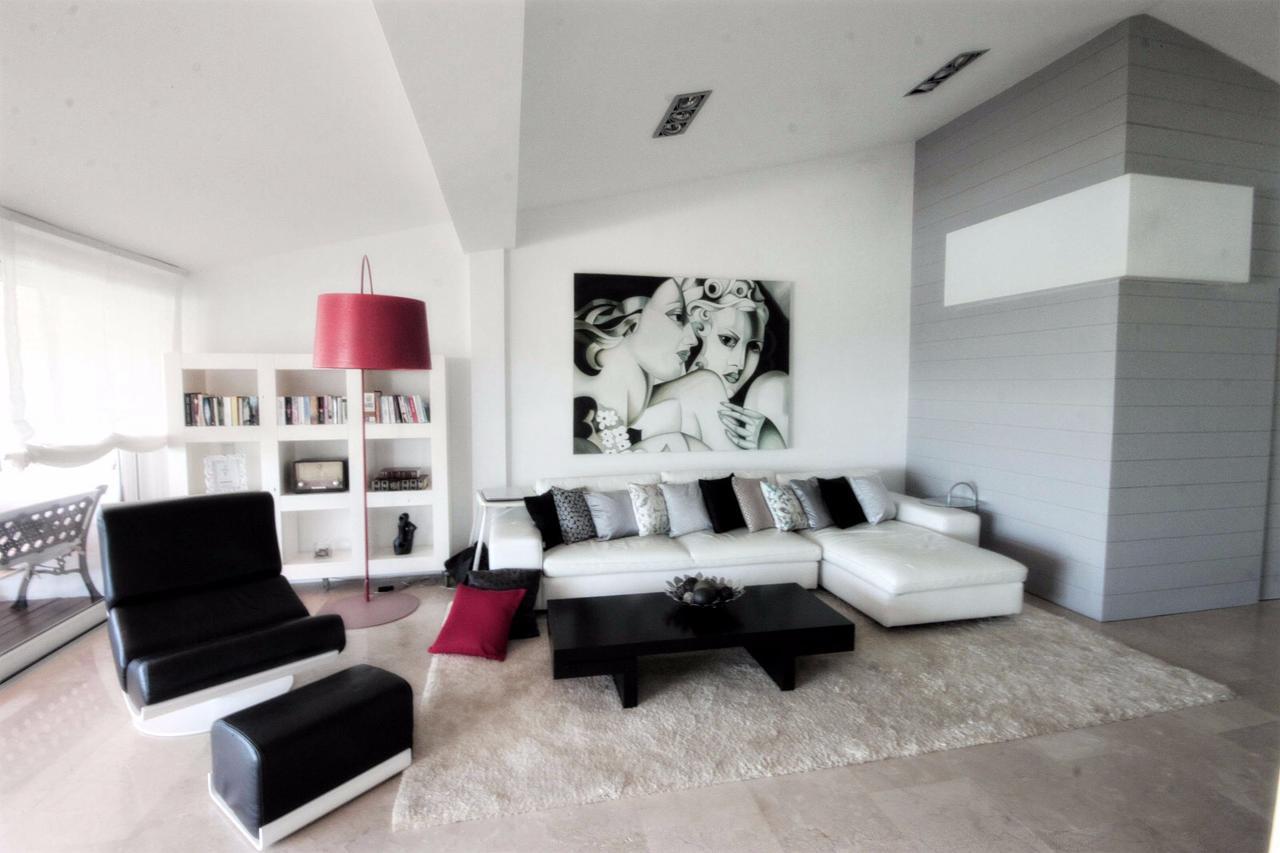 Femes Apartment
