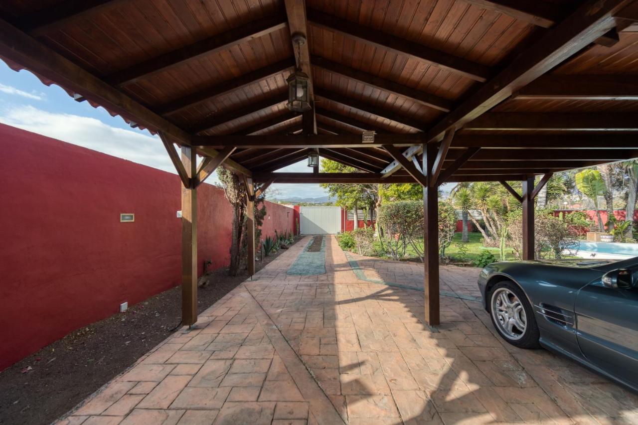 Holiday home 4 Bed Maspalomas Villa. Tropical Garden Pool