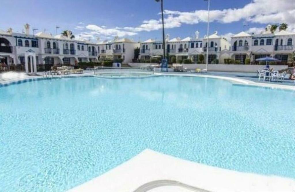 Playmar M&m 2223 Apartment