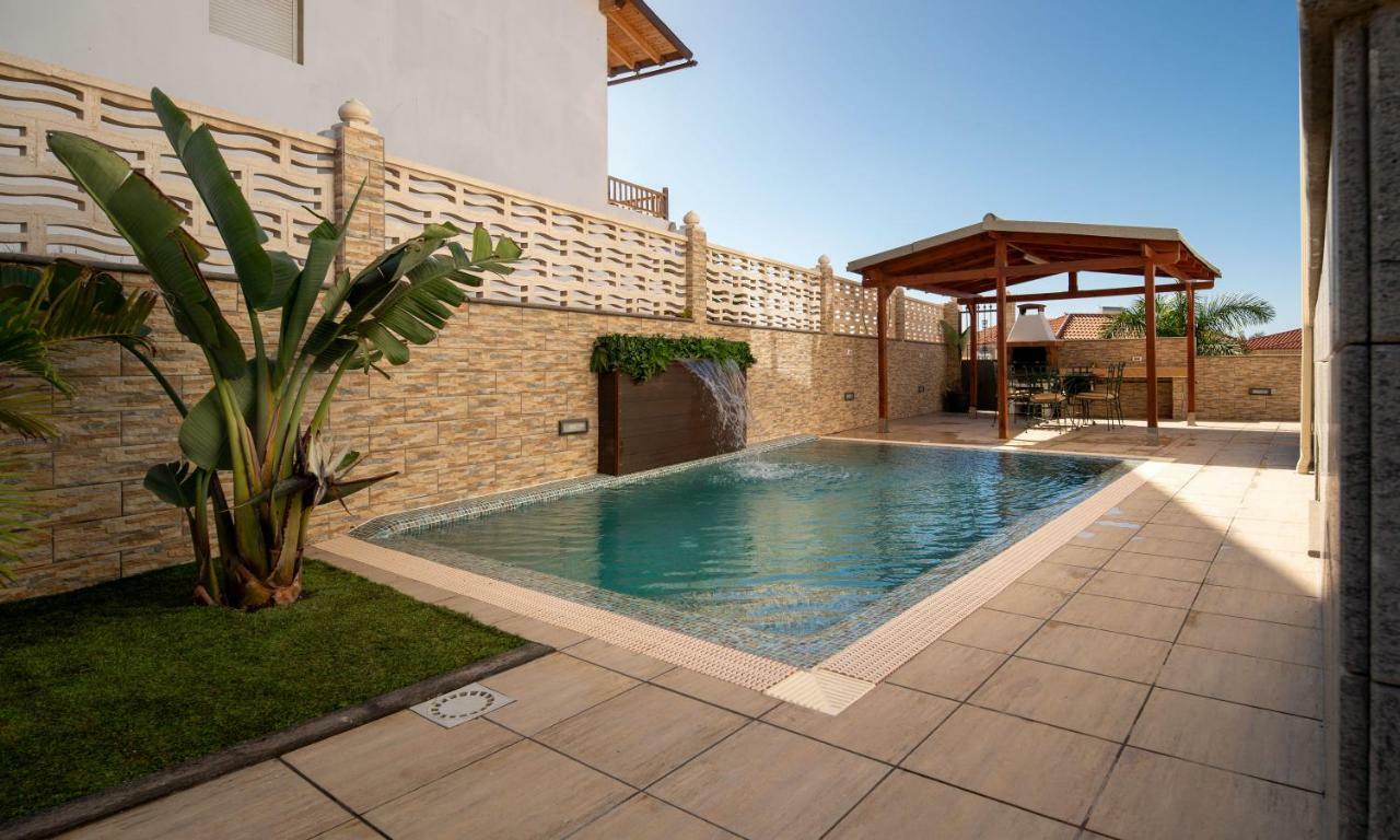Villa, Private Heated Pool And Jacuzzi . Villa *
