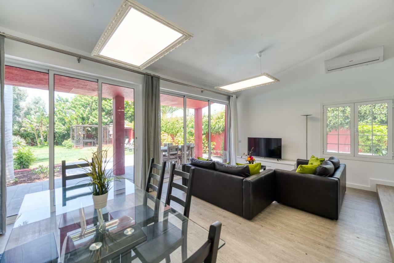 Holiday home 4 Bed Maspalomas Villa. Tropical Garden Pool Maspalomas (Gran Canaria)