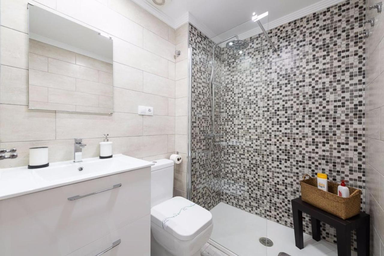4 Minutes Walk From Yumbo Appartement