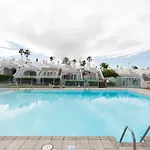 Spacious 2Br Bungalow Private Solarium & Pool