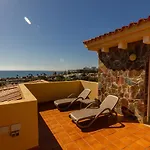 Sea Edge Friendly Holiday Home