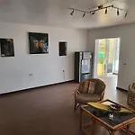 Montana Luna House With Rooms