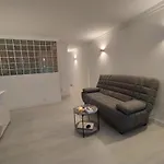 Design Flat In Central Place Nhere Yumbo
