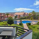 Stylish 2-Bedroom Apartment Yumbo