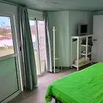 Vv Las Buganvillas Maspalomas - Cocina Y Habitaciones Con Banos Privados