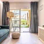Strahouse Stilish House